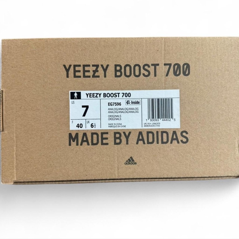 Yeezy Adidas Boost 700 Analog Color Men’s Size 7 - Picture 7 of 7